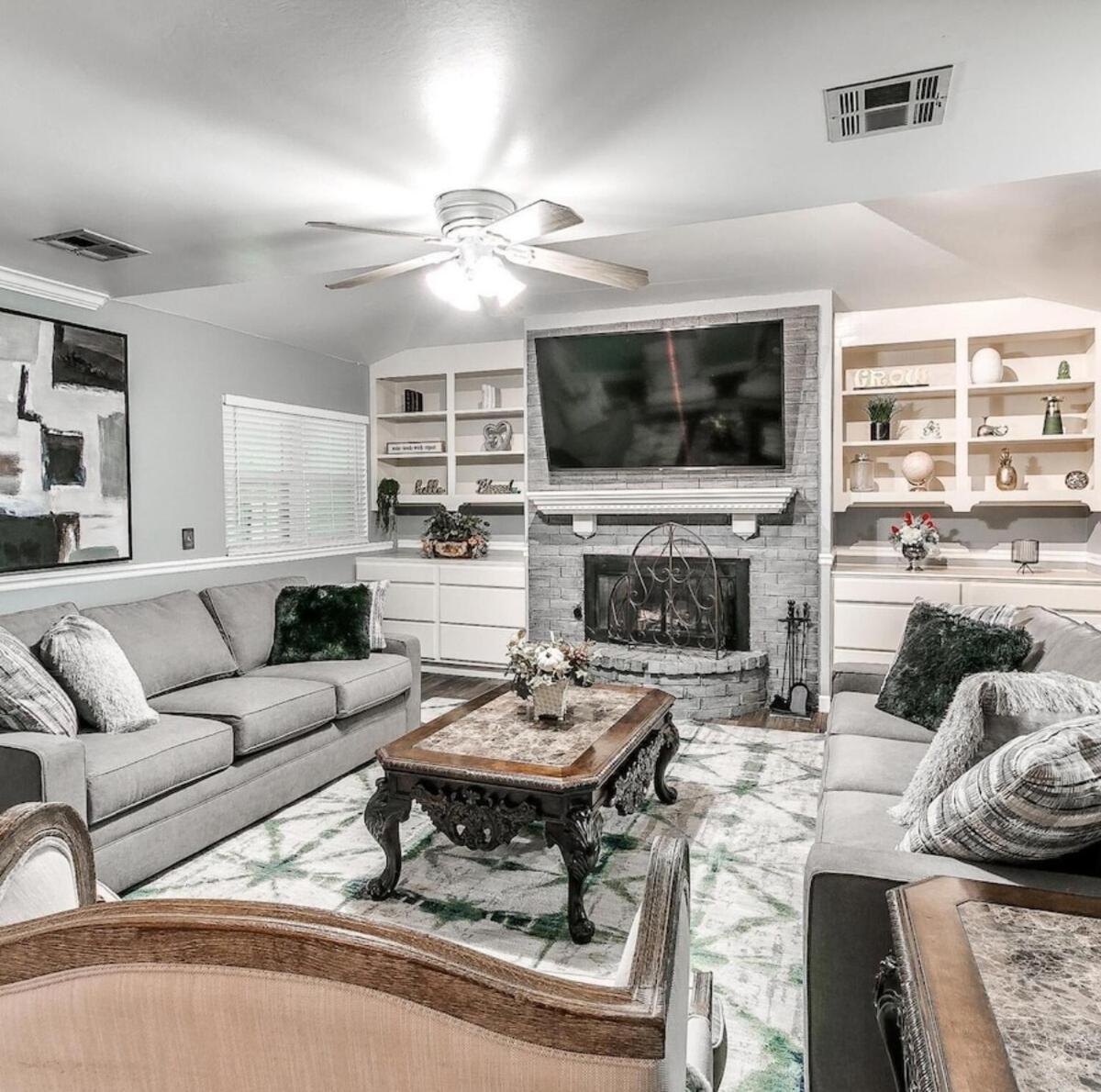 Beautiful With Pool Hot Tub & King Bed * Oklahoma City