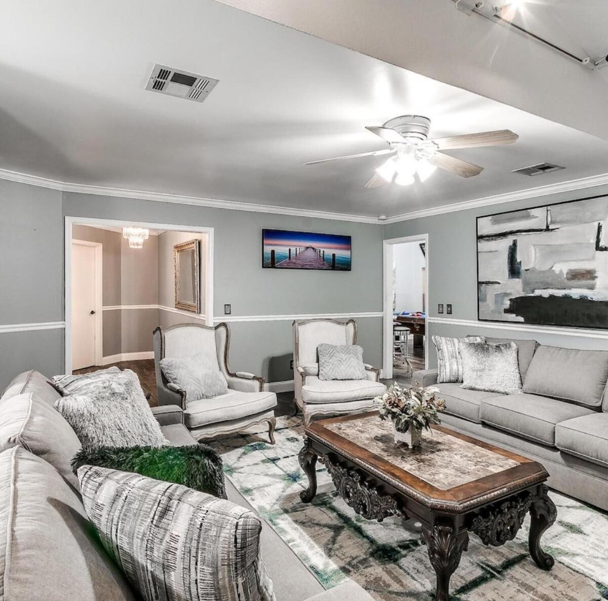 Beautiful With Pool Hot Tub & King Bed *